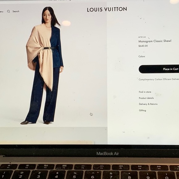 Louis Vuitton Monogram Scarf - Picture 8 of 9